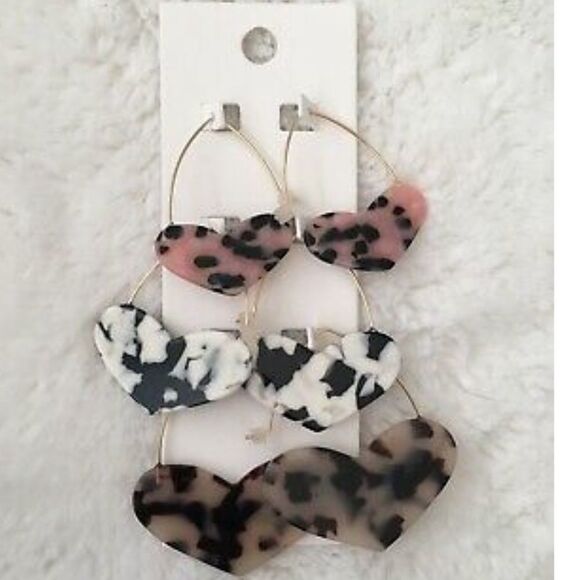 ✨ Set of Heart Wire Hoop Earring Set✨ - Picture 2 of 4